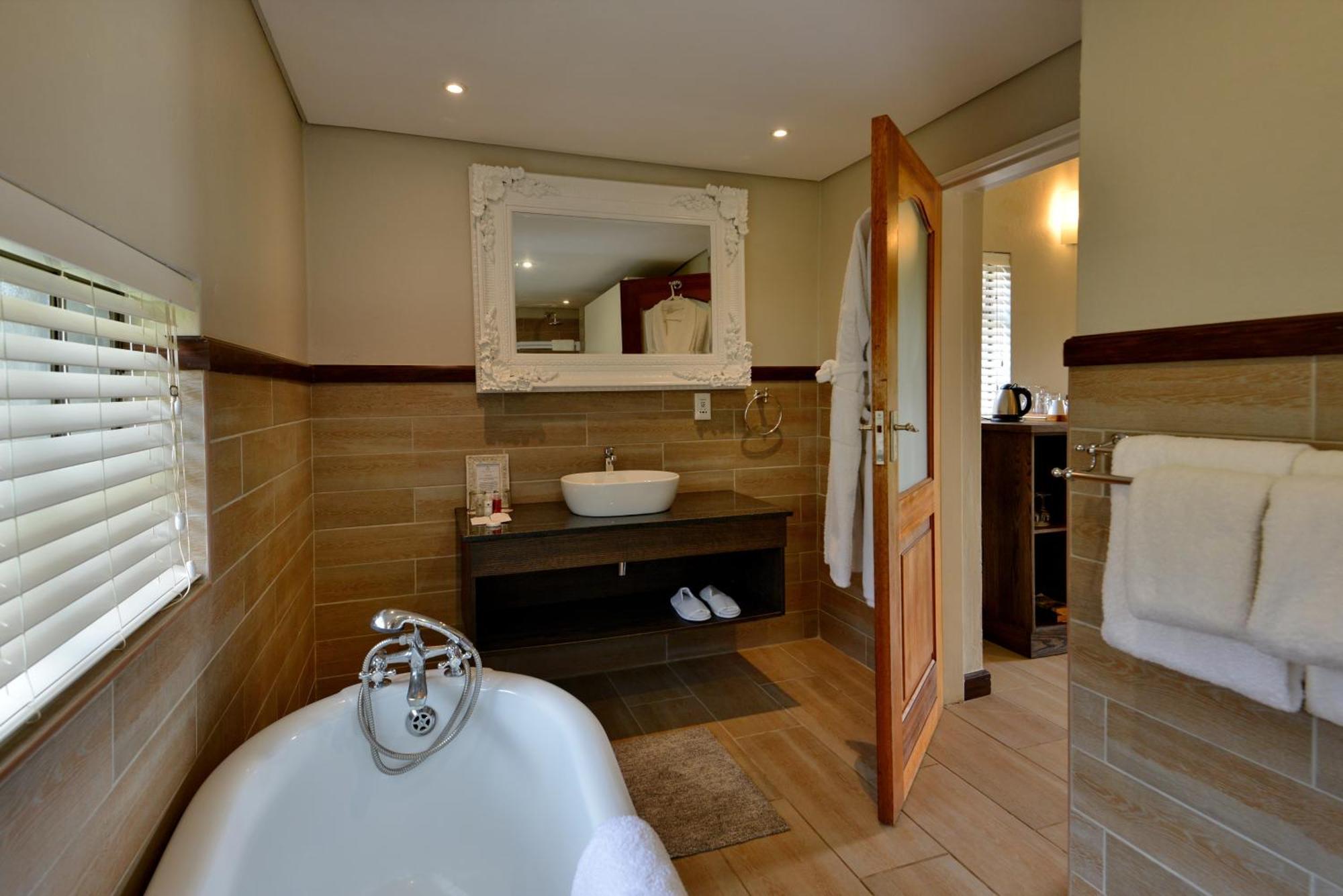African Hills Safari Lodge & Spa ماغاليسبورغ المظهر الخارجي الصورة