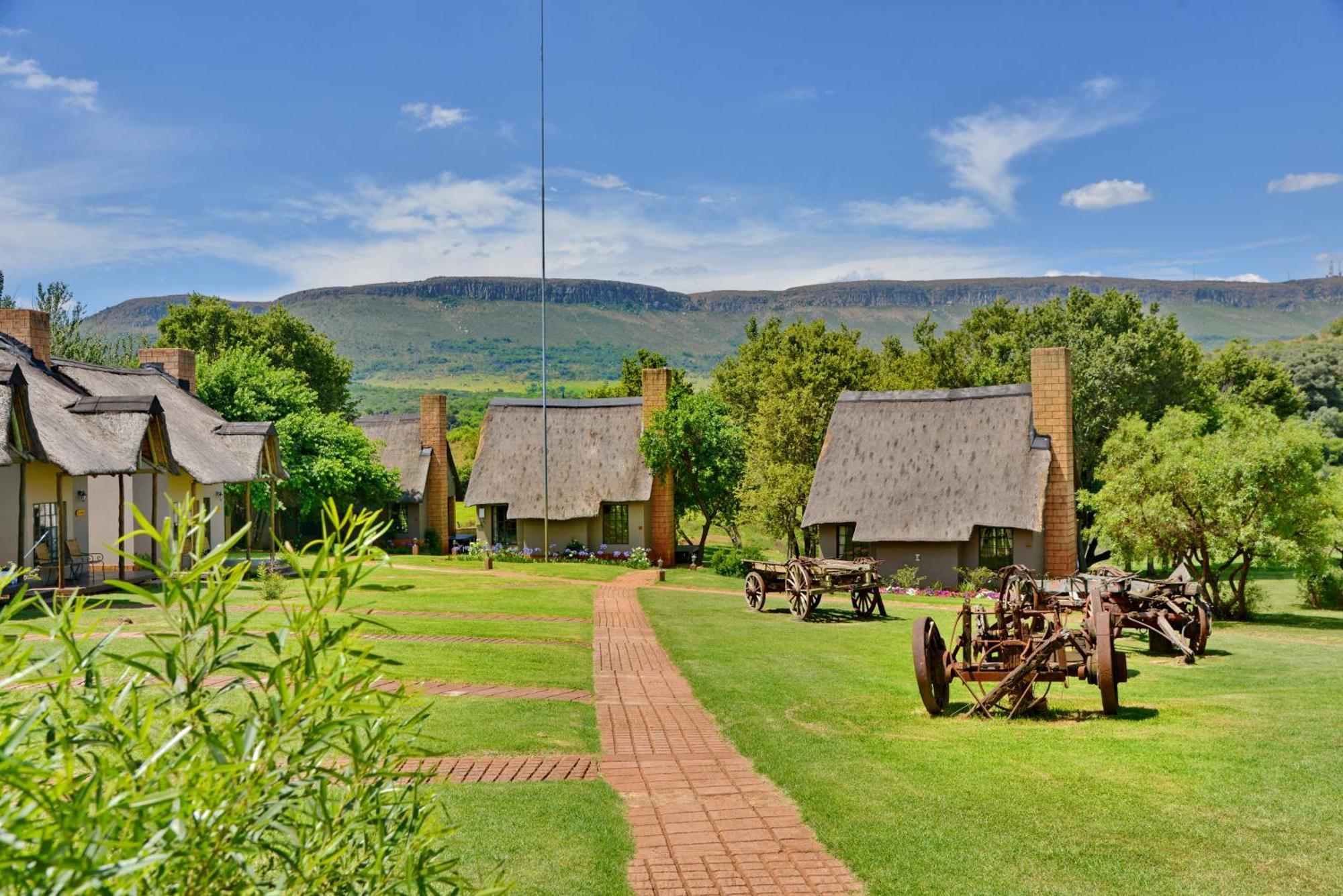 African Hills Safari Lodge & Spa ماغاليسبورغ المظهر الخارجي الصورة