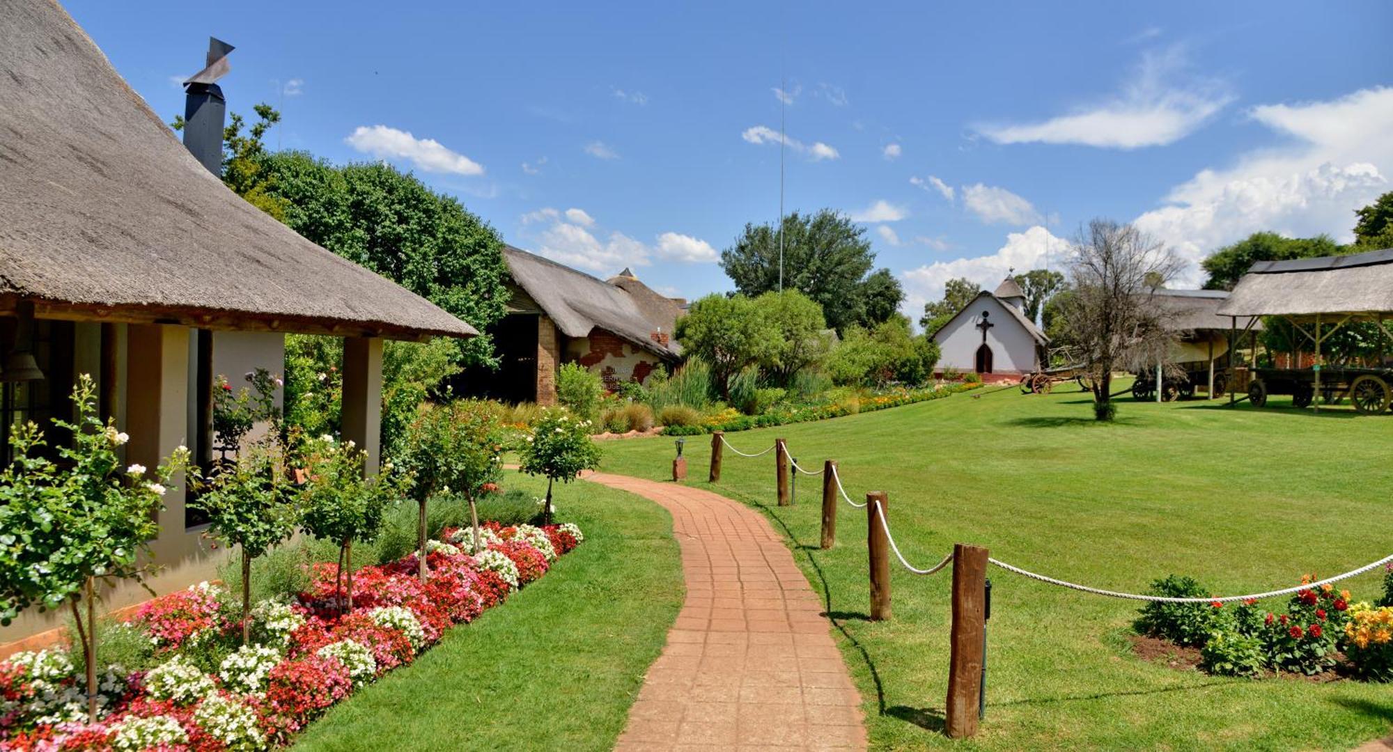 African Hills Safari Lodge & Spa ماغاليسبورغ المظهر الخارجي الصورة